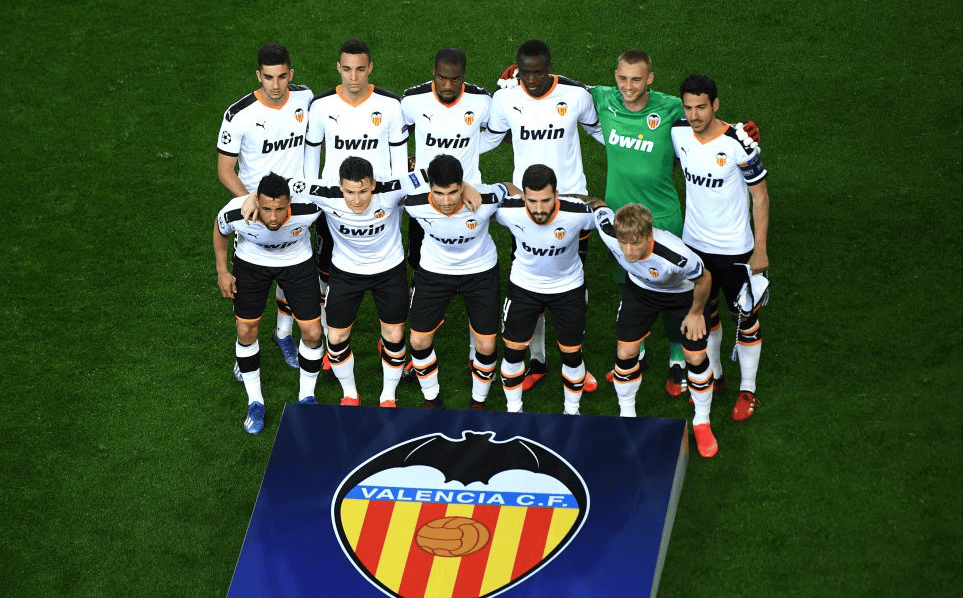 塞维利亚逆转战胜瓦伦西亚，继续领跑积分榜的简单介绍